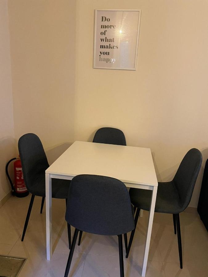 Rent Daily Apartment แอนต์เวิร์ป ภายนอก รูปภาพ